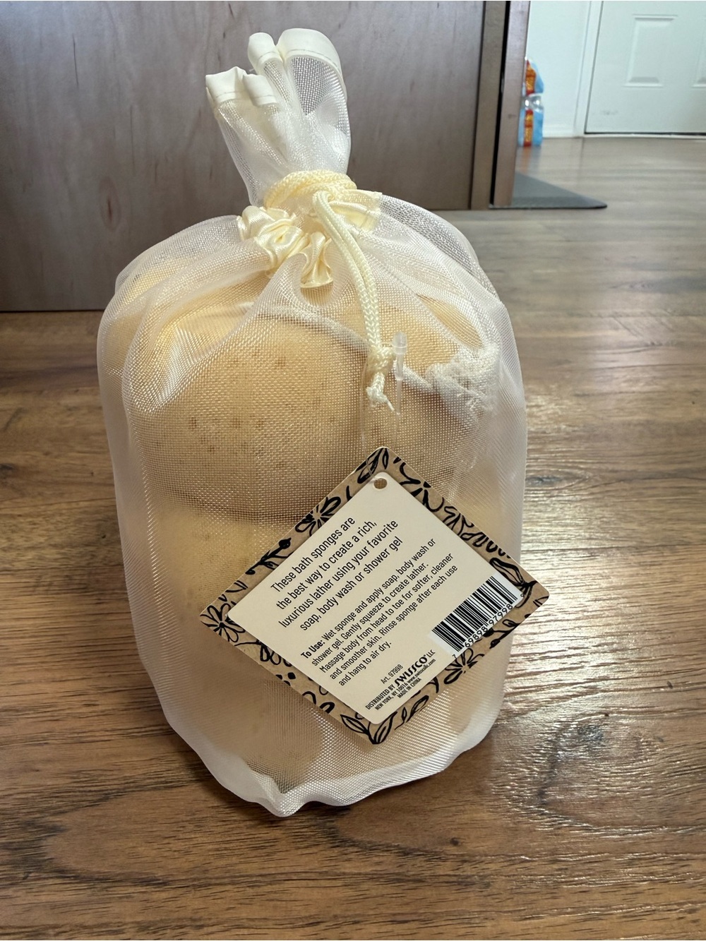 SPA BELLA Cream Bath Sponge 3-Pack with Mesh Drawstring Bag.
